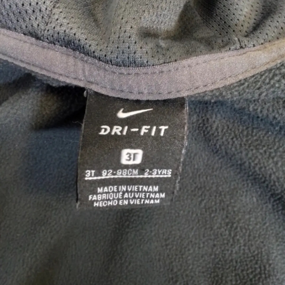 Unisex Black Nike Dri-Fit Hoodie Size 3T - Picture 4 of 5